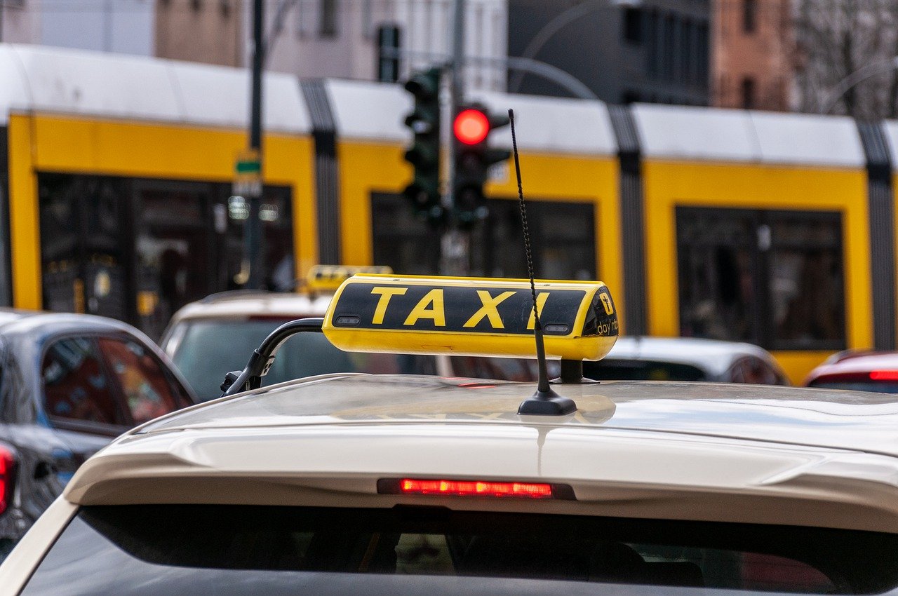 ¿Qué tipo de vehículo es el taxi?